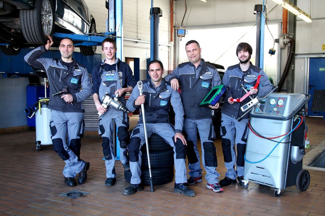 Das Team von R&R Automobile