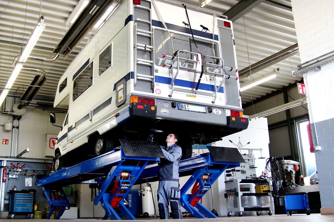 Stilvolle Wohnmobil Werkstatt In Der Nhe Fotosnull